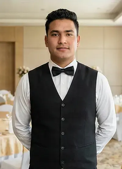 Restaurant service executive trained in hospitality standards